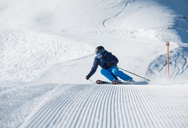 Carving auf top präparierter Piste © Stöckli Swiss Sports AG